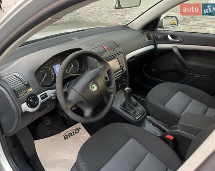 Серый Шкода Октавия, объемом двигателя 1.6 л и пробегом 257 тыс. км за 5800 $, фото 6 на Automoto.ua