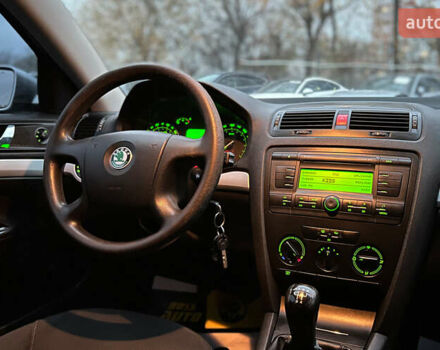 Серый Шкода Октавия, объемом двигателя 1.6 л и пробегом 250 тыс. км за 5850 $, фото 15 на Automoto.ua