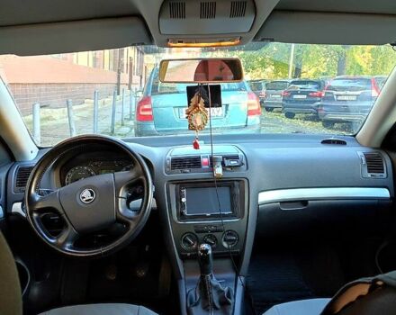 Серый Шкода Октавия, объемом двигателя 1.6 л и пробегом 245 тыс. км за 6000 $, фото 7 на Automoto.ua