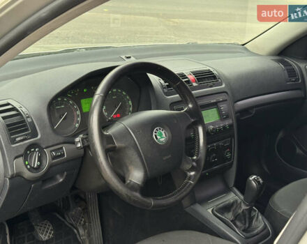 Шкода Октавия 2007 в Николаеве на Automoto.ua Серый Шкода Октавия, объемом двигателя 1.97 л и пробегом 295 тыс. км за 6199 $, фото 13 на Automoto.ua