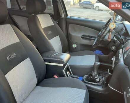 Сірий Шкода Октавія, об'ємом двигуна 1.6 л та пробігом 393 тис. км за 4400 $, фото 10 на Automoto.ua