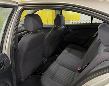 Серый Шкода Октавия, объемом двигателя 1.6 л и пробегом 284 тыс. км за 5700 $, фото 7 на Automoto.ua