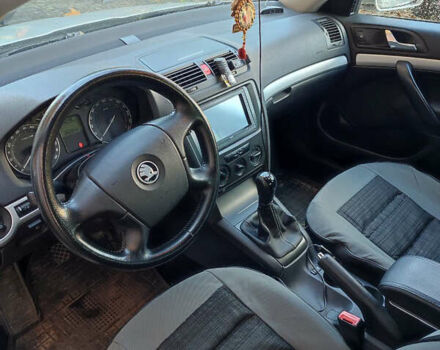 Серый Шкода Октавия, объемом двигателя 1.6 л и пробегом 245 тыс. км за 6000 $, фото 4 на Automoto.ua