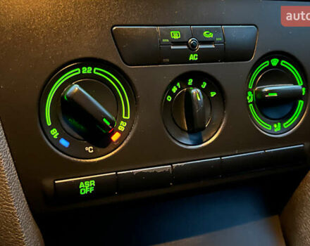 Серый Шкода Октавия, объемом двигателя 1.6 л и пробегом 250 тыс. км за 5850 $, фото 11 на Automoto.ua