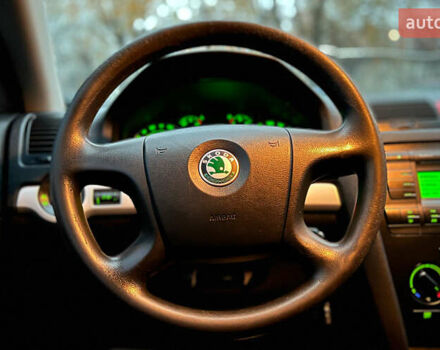 Серый Шкода Октавия, объемом двигателя 1.6 л и пробегом 250 тыс. км за 5850 $, фото 7 на Automoto.ua