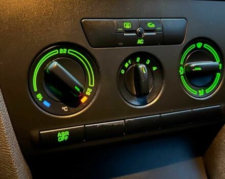 Серый Шкода Октавия, объемом двигателя 1.6 л и пробегом 250 тыс. км за 5850 $, фото 11 на Automoto.ua