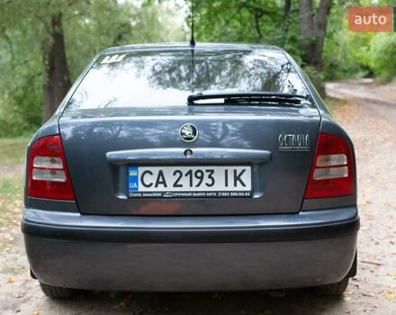 Серый Шкода Октавия, объемом двигателя 1.6 л и пробегом 274 тыс. км за 5600 $, фото 3 на Automoto.ua