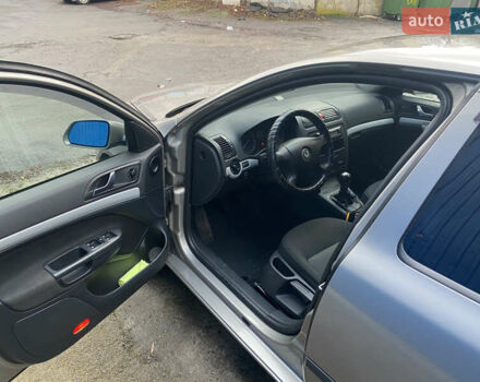 Сірий Шкода Октавія, об'ємом двигуна 1.6 л та пробігом 150 тис. км за 6500 $, фото 5 на Automoto.ua
