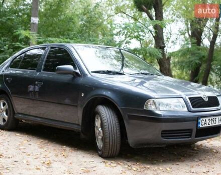 Серый Шкода Октавия, объемом двигателя 1.6 л и пробегом 274 тыс. км за 5600 $, фото 1 на Automoto.ua
