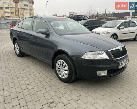 Серый Шкода Октавия, объемом двигателя 1.6 л и пробегом 120 тыс. км за 4800 $, фото 2 на Automoto.ua