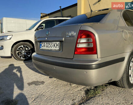 Серый Шкода Октавия, объемом двигателя 1.6 л и пробегом 260 тыс. км за 5600 $, фото 4 на Automoto.ua