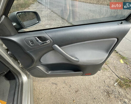 Серый Шкода Октавия, объемом двигателя 1.6 л и пробегом 260 тыс. км за 5600 $, фото 23 на Automoto.ua