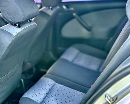 Серый Шкода Октавия, объемом двигателя 1.6 л и пробегом 220 тыс. км за 4999 $, фото 6 на Automoto.ua