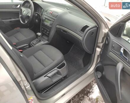 Серый Шкода Октавия, объемом двигателя 2 л и пробегом 258 тыс. км за 7800 $, фото 6 на Automoto.ua