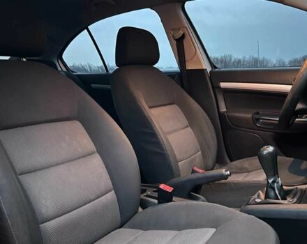 Серый Шкода Октавия, объемом двигателя 1.6 л и пробегом 250 тыс. км за 5850 $, фото 14 на Automoto.ua