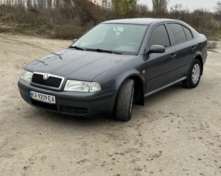 Серый Шкода Октавия, объемом двигателя 1.6 л и пробегом 300 тыс. км за 3850 $, фото 1 на Automoto.ua