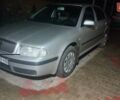 Серый Шкода Октавия, объемом двигателя 1.6 л и пробегом 385 тыс. км за 5200 $, фото 2 на Automoto.ua