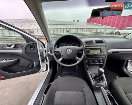 Сірий Шкода Октавія, об'ємом двигуна 2 л та пробігом 246 тис. км за 5999 $, фото 18 на Automoto.ua