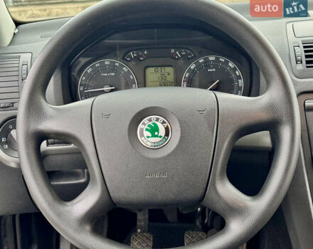 Сірий Шкода Октавія, об'ємом двигуна 2 л та пробігом 246 тис. км за 5999 $, фото 17 на Automoto.ua