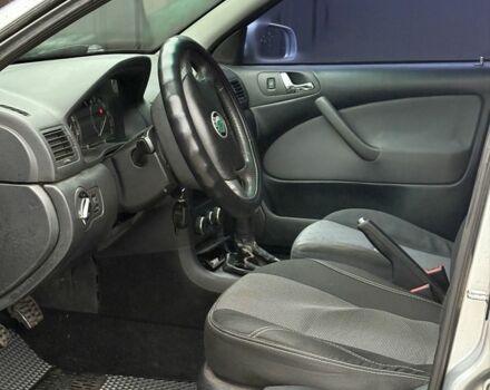 Серый Шкода Октавия, объемом двигателя 1.6 л и пробегом 235 тыс. км за 4900 $, фото 3 на Automoto.ua