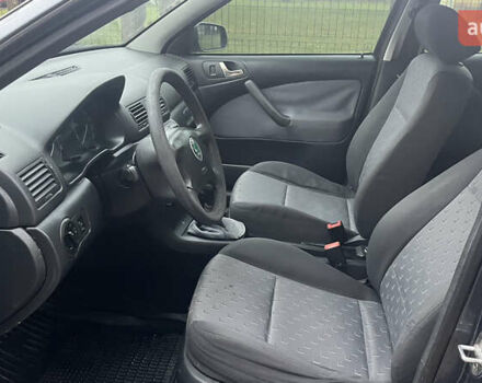 Серый Шкода Октавия, объемом двигателя 1.6 л и пробегом 250 тыс. км за 3500 $, фото 2 на Automoto.ua