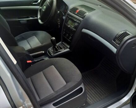 Сірий Шкода Октавія, об'ємом двигуна 1.6 л та пробігом 240 тис. км за 6000 $, фото 4 на Automoto.ua