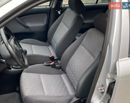 Серый Шкода Октавия, объемом двигателя 1.6 л и пробегом 275 тыс. км за 5500 $, фото 19 на Automoto.ua