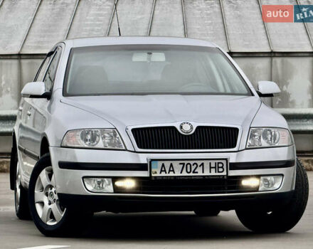 Сірий Шкода Октавія, об'ємом двигуна 2 л та пробігом 246 тис. км за 5999 $, фото 4 на Automoto.ua