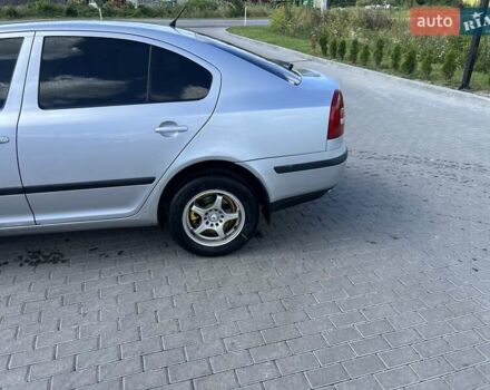 Серый Шкода Октавия, объемом двигателя 1.6 л и пробегом 350 тыс. км за 6000 $, фото 3 на Automoto.ua