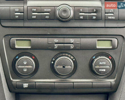 Сірий Шкода Октавія, об'ємом двигуна 2 л та пробігом 246 тис. км за 5999 $, фото 22 на Automoto.ua