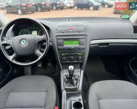 Серый Шкода Октавия, объемом двигателя 1.6 л и пробегом 190 тыс. км за 6390 $, фото 45 на Automoto.ua