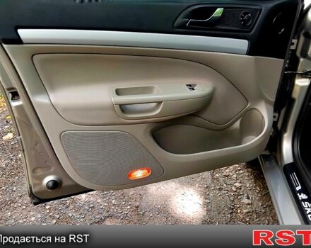 Серый Шкода Октавия, объемом двигателя 1.6 л и пробегом 300 тыс. км за 6199 $, фото 7 на Automoto.ua