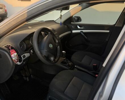 Серый Шкода Октавия, объемом двигателя 1.6 л и пробегом 245 тыс. км за 5500 $, фото 7 на Automoto.ua