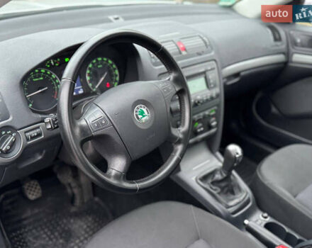 Серый Шкода Октавия, объемом двигателя 1.6 л и пробегом 190 тыс. км за 6390 $, фото 39 на Automoto.ua