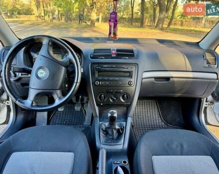 Серый Шкода Октавия, объемом двигателя 1.6 л и пробегом 325 тыс. км за 5500 $, фото 11 на Automoto.ua