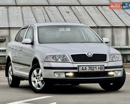 Сірий Шкода Октавія, об'ємом двигуна 2 л та пробігом 246 тис. км за 5999 $, фото 5 на Automoto.ua