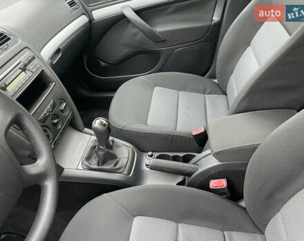 Сірий Шкода Октавія, об'ємом двигуна 1.6 л та пробігом 233 тис. км за 6359 $, фото 31 на Automoto.ua