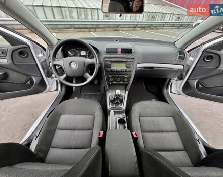 Сірий Шкода Октавія, об'ємом двигуна 2 л та пробігом 246 тис. км за 5999 $, фото 19 на Automoto.ua