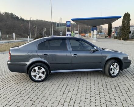 Сірий Шкода Октавія, об'ємом двигуна 1.6 л та пробігом 275 тис. км за 5750 $, фото 1 на Automoto.ua