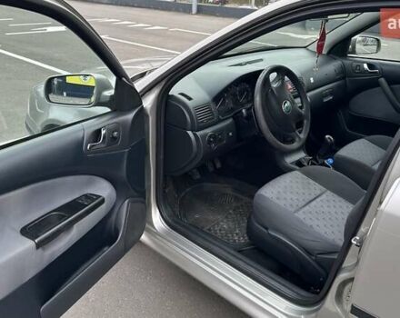 Серый Шкода Октавия, объемом двигателя 1.6 л и пробегом 188 тыс. км за 5900 $, фото 6 на Automoto.ua