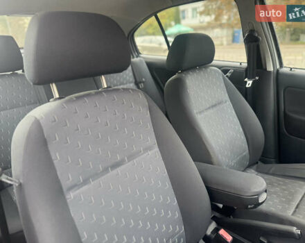 Серый Шкода Октавия, объемом двигателя 1.6 л и пробегом 235 тыс. км за 5299 $, фото 39 на Automoto.ua