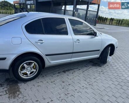 Серый Шкода Октавия, объемом двигателя 1.6 л и пробегом 350 тыс. км за 6000 $, фото 1 на Automoto.ua