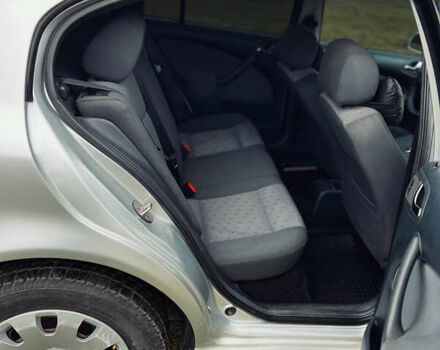 Серый Шкода Октавия, объемом двигателя 1.6 л и пробегом 150 тыс. км за 5100 $, фото 5 на Automoto.ua