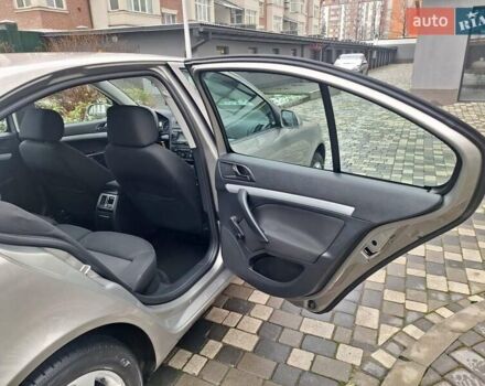 Серый Шкода Октавия, объемом двигателя 1.6 л и пробегом 187 тыс. км за 6450 $, фото 48 на Automoto.ua