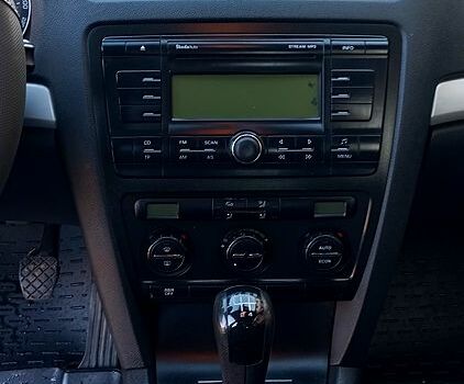 Сірий Шкода Октавія, об'ємом двигуна 1.6 л та пробігом 240 тис. км за 4228 $, фото 2 на Automoto.ua