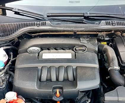 Сірий Шкода Октавія, об'ємом двигуна 1.6 л та пробігом 240 тис. км за 4228 $, фото 1 на Automoto.ua