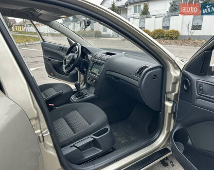 Серый Шкода Октавия, объемом двигателя 1.6 л и пробегом 159 тыс. км за 7499 $, фото 54 на Automoto.ua