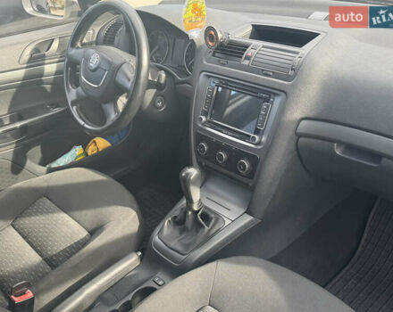 Шкода Октавія 2009 у Вінниці на Automoto.ua Сірий Шкода Октавія, об'ємом двигуна 1.6 л та пробігом 158 тис. км за 6400 $, фото 4 на Automoto.ua