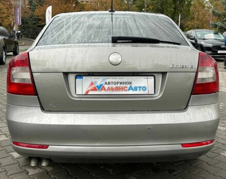 Шкода Октавия 2009 в Кривом Роге на Automoto.ua Серый Шкода Октавия, объемом двигателя 2 л и пробегом 300 тыс. км за 8400 $, фото 5 на Automoto.ua