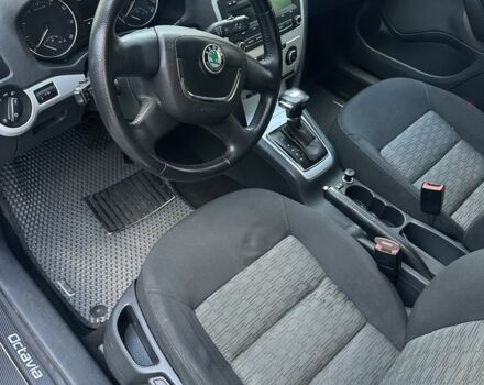 Сірий Шкода Октавія, об'ємом двигуна 0 л та пробігом 204 тис. км за 7200 $, фото 7 на Automoto.ua
